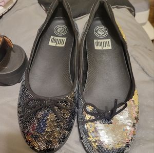 FitFlop size 9 black and silver sequined flats